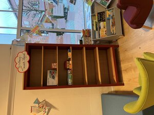 Spielzeug-Tauschregal für Spielzeug