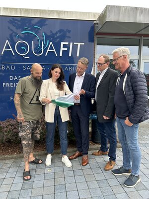 Blick in die Sanierungsplanungen des AquaFits von Vanessa Zobel und Henning Fricke